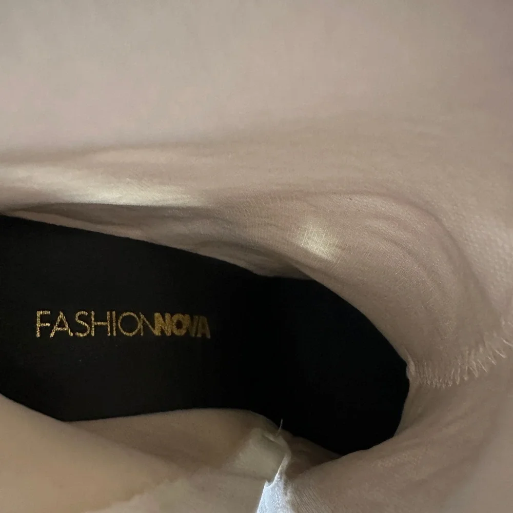 Fashion Nova Knee High Boots Croc Embossed White Stiletto Size 6 - Picture 9 of 13